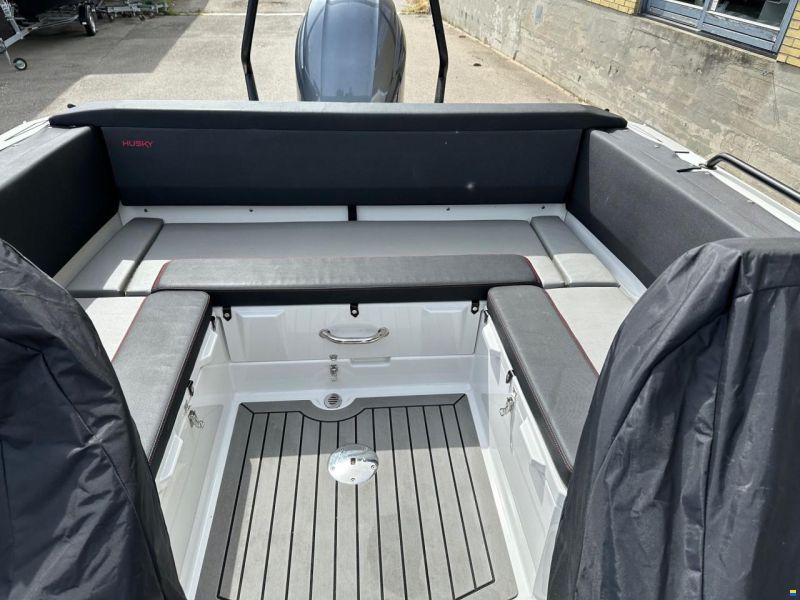 Finnmaster Husky R7 – Kvalitetsaluminium og 200 HK