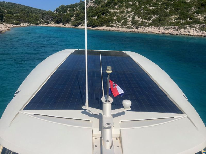 Greenline 33 Hybrid