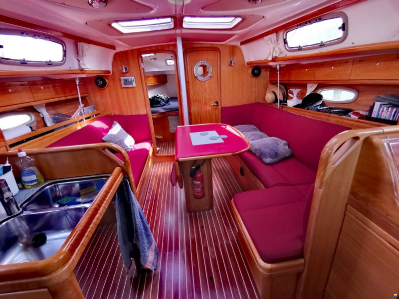 Bavaria 37 C / 3