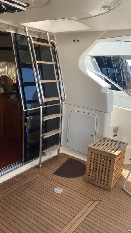 Ferretti 46
