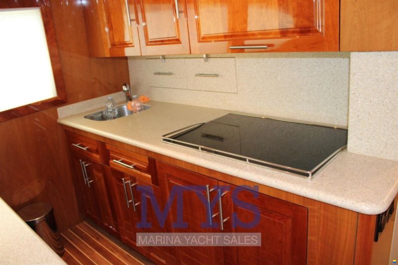 Hatteras 54 Convertible
