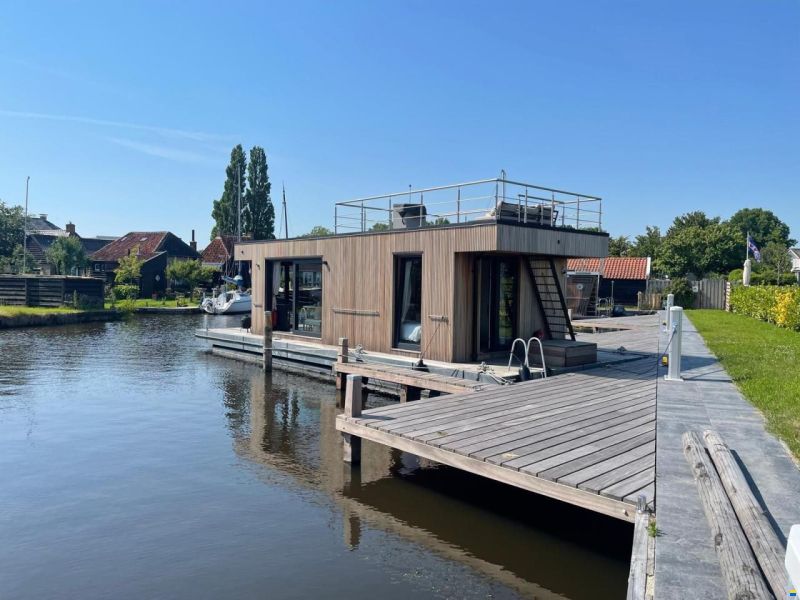 Surla 12 Terherne (koop)ligplaats Houseb