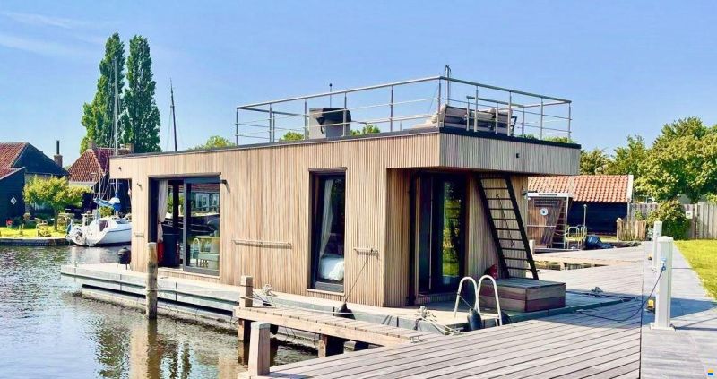 Surla 12 Terherne (koop)ligplaats Houseb