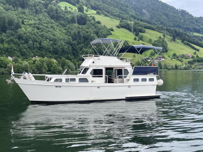 Gruno 1050 Flybridge