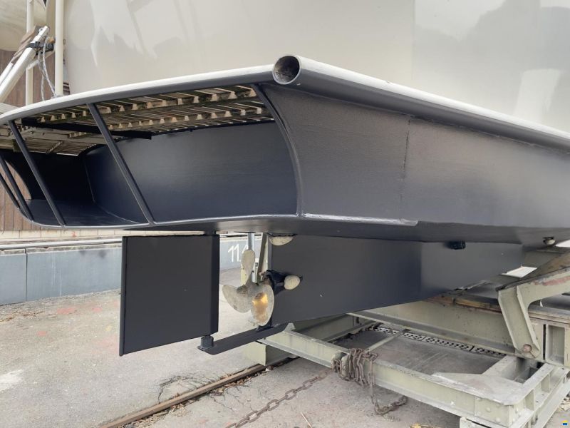 Gruno 1050 Flybridge