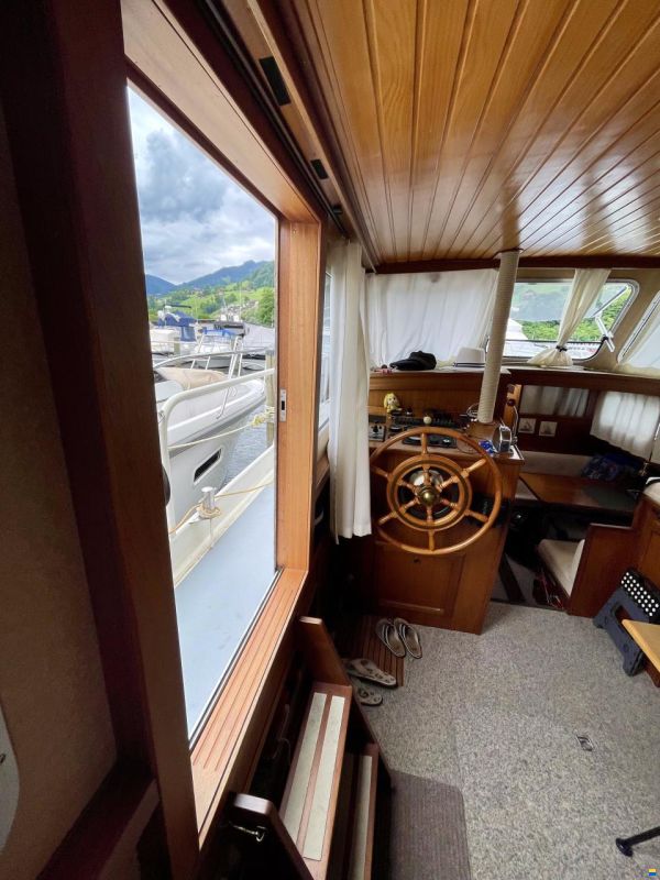 Gruno 1050 Flybridge