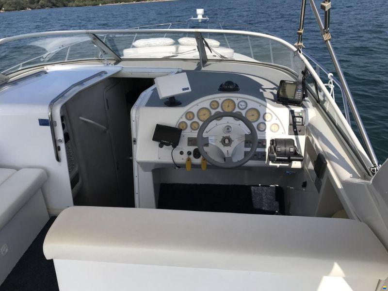Chris Craft 322 Crown