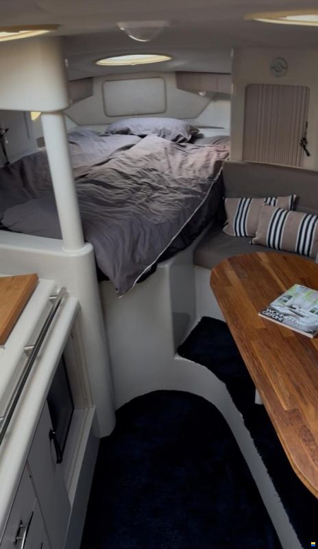 Chris Craft 322 Crown