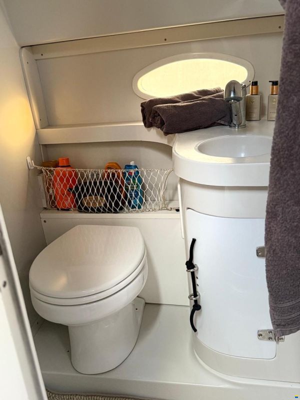 Chris Craft 322 Crown