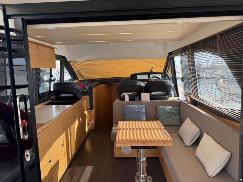 Bavaria R40 FLY