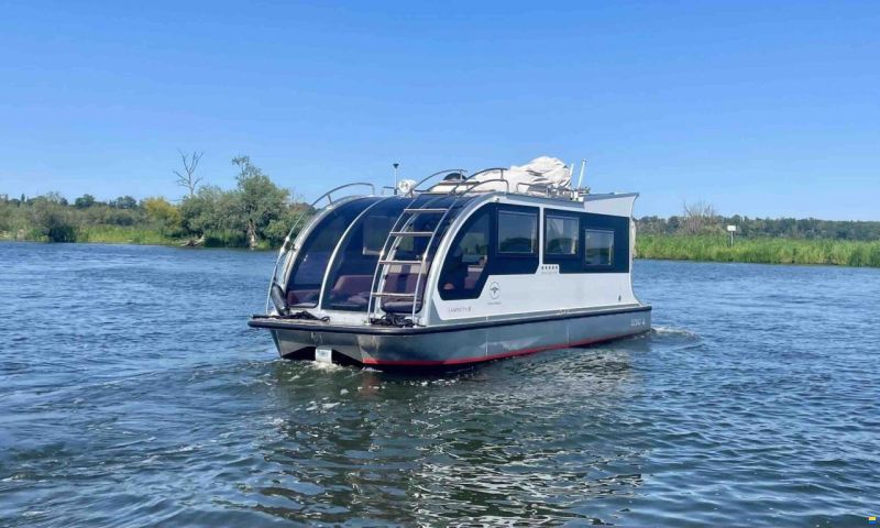 Caravanboat DepartureOne M