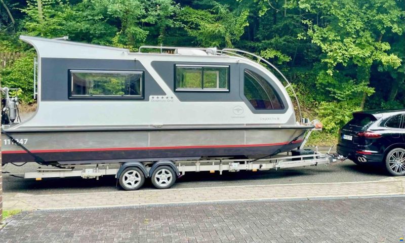 Caravanboat DepartureOne M