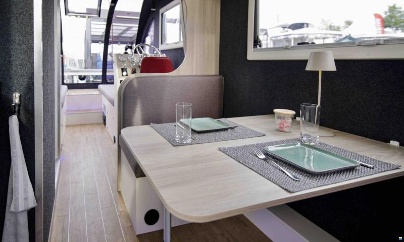 Caravanboat DepartureOne M