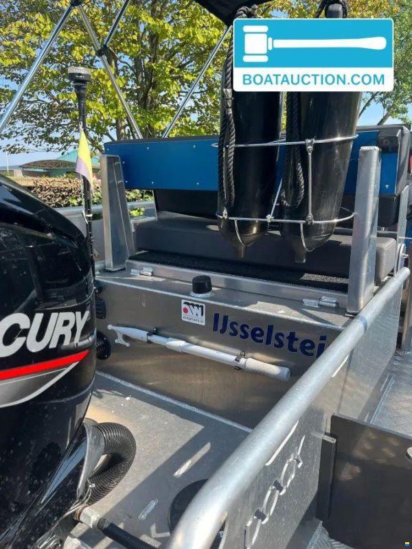 Dock 560 steel