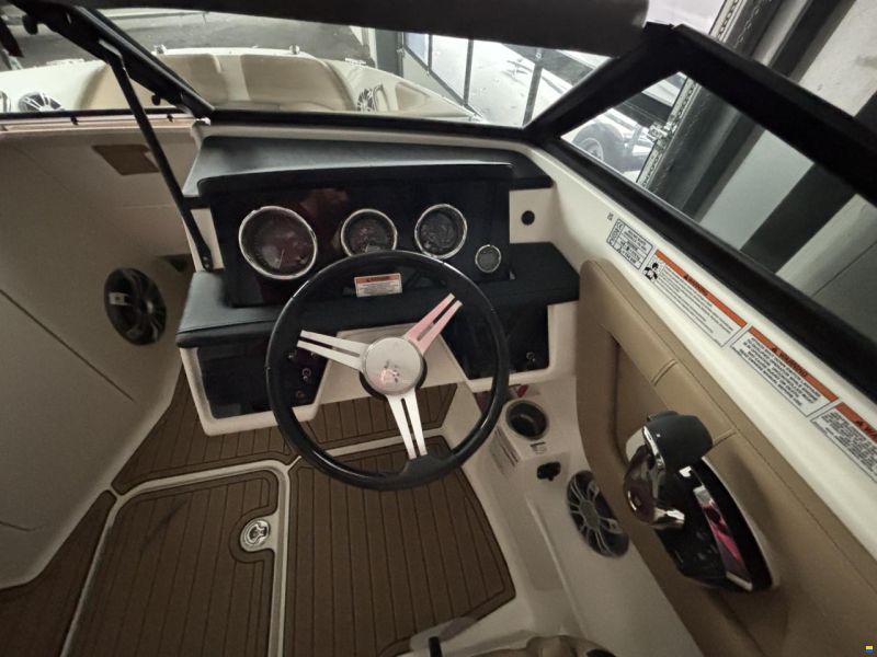 Sea Ray 210 SPOE