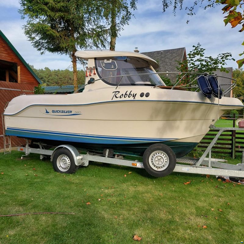 Quicksilver 580 Pilothouse