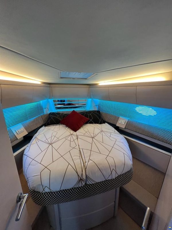 Atlantis 55