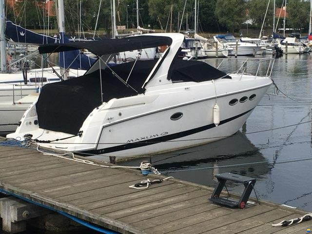 Maxum 2900SE