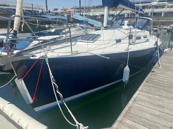 J Boats 32