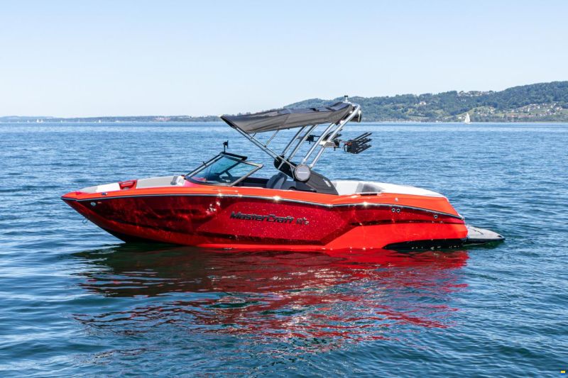 MasterCraft NXT21 | 2025 | red flakes