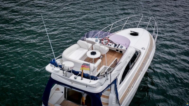 Galeon 330 Fly