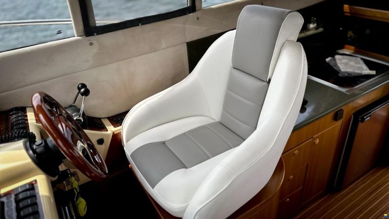 Galeon 330 Fly