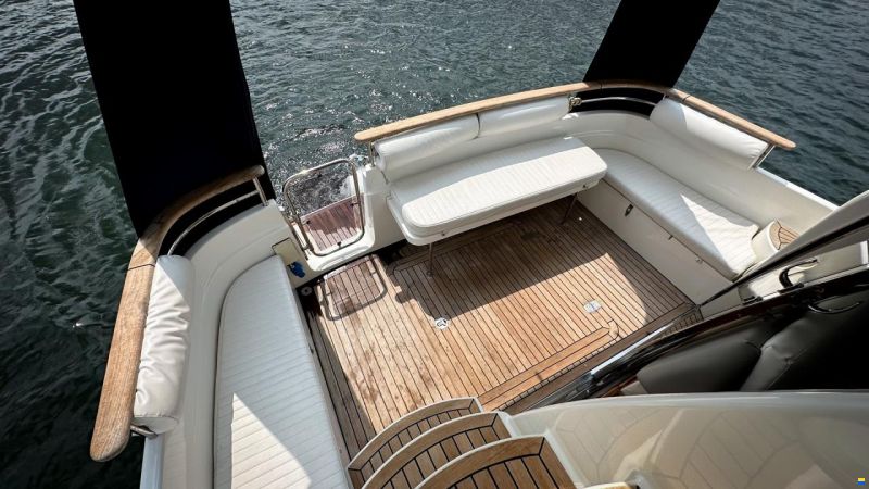 Galeon 330 Fly