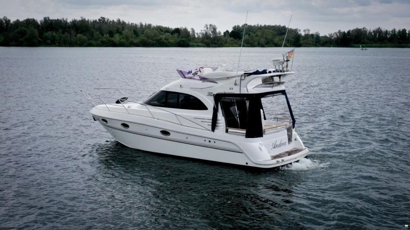 Galeon 330 Fly