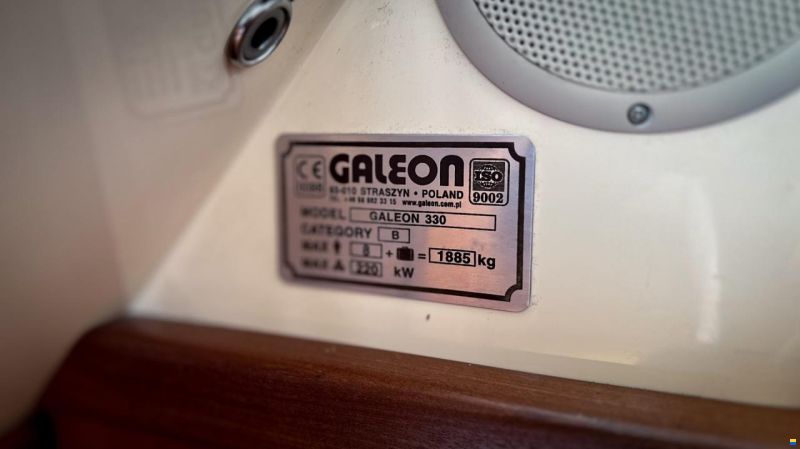 Galeon 330 Fly