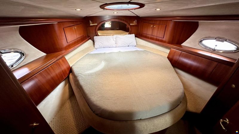 Galeon 330 Fly