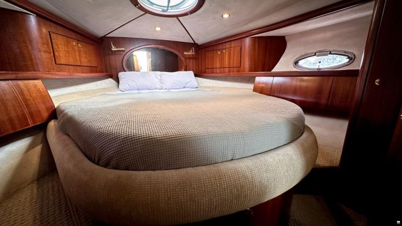 Galeon 330 Fly