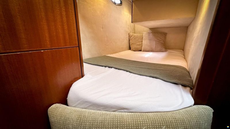 Galeon 330 Fly