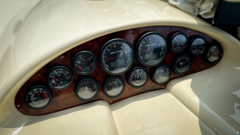 Galeon 330 Fly