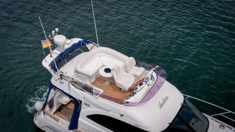Galeon 330 Fly