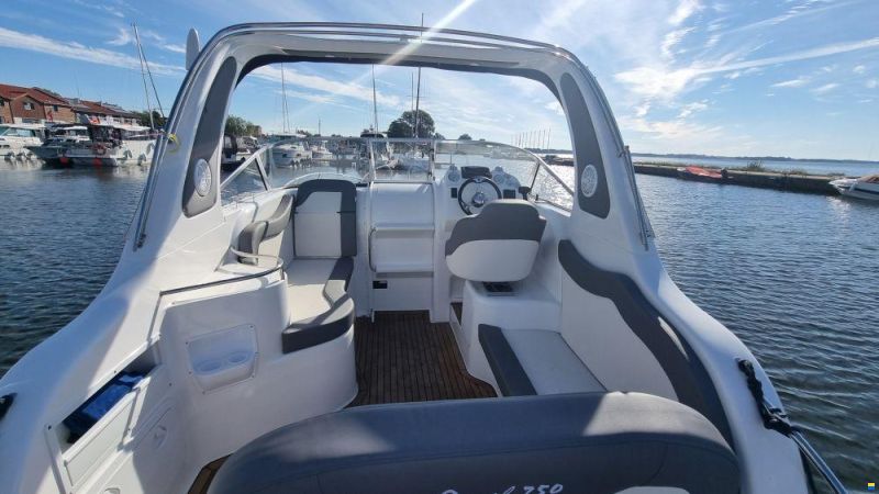 Coral 750 Sport Cruiser