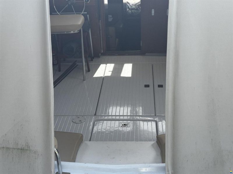 Chris Craft 31 COMMANDER