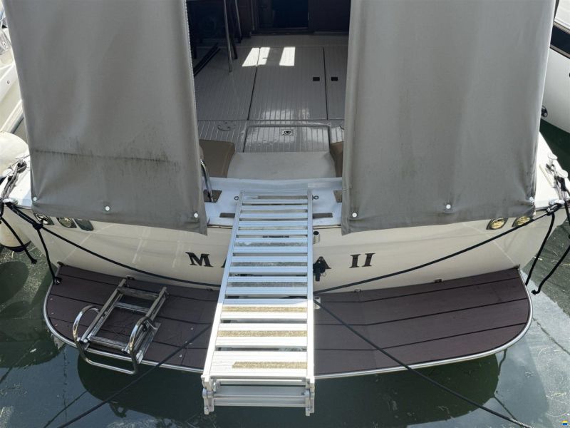 Chris Craft 31 COMMANDER