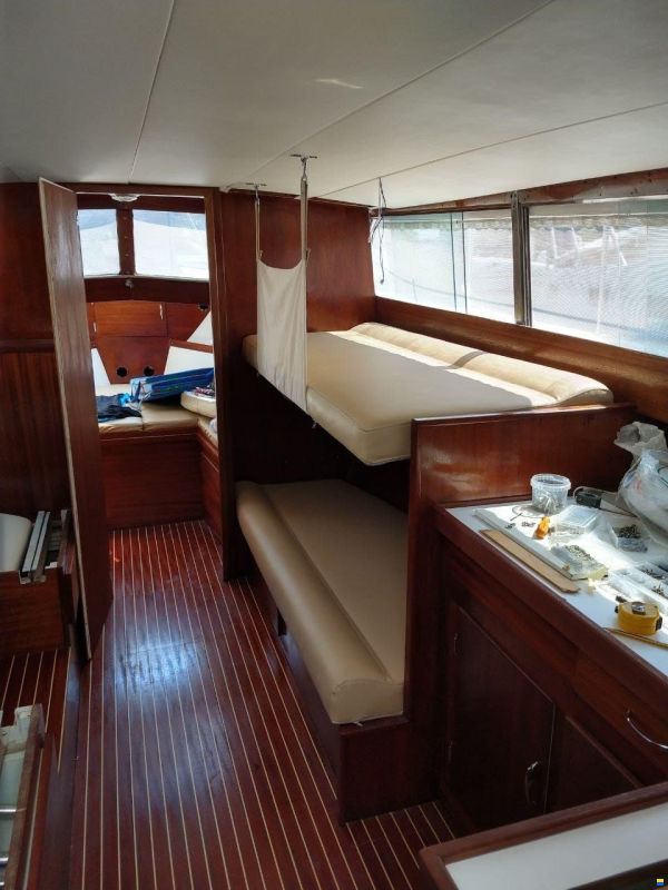 Chris Craft 31 COMMANDER