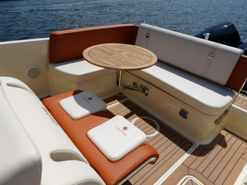 Invictus 270 CX