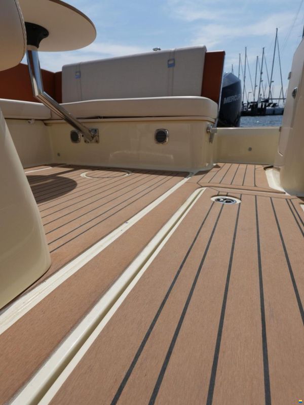 Invictus 270 CX