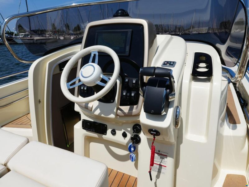 Invictus 270 CX