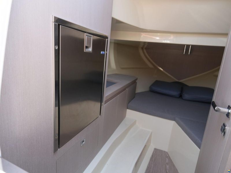 Invictus 270 CX