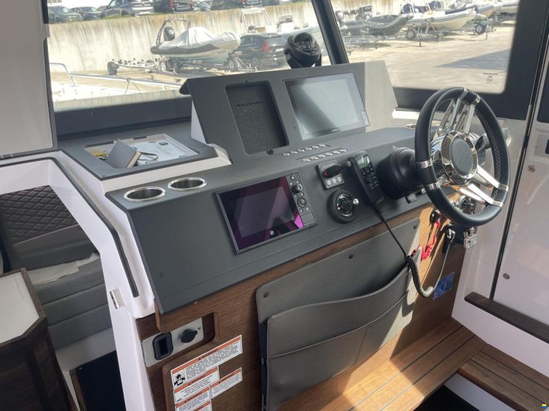 Axopar 37 Cross Cabin