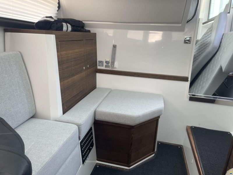 Axopar 37 Cross Cabin