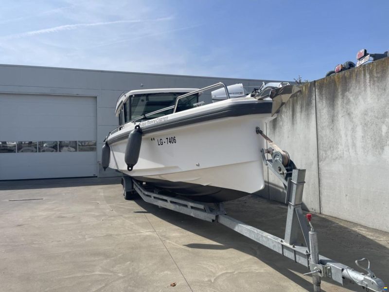 Axopar 37 Cross Cabin