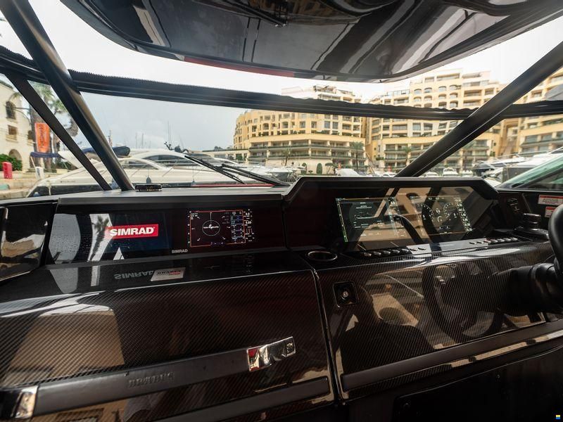 Brabus Marine Shadow 900