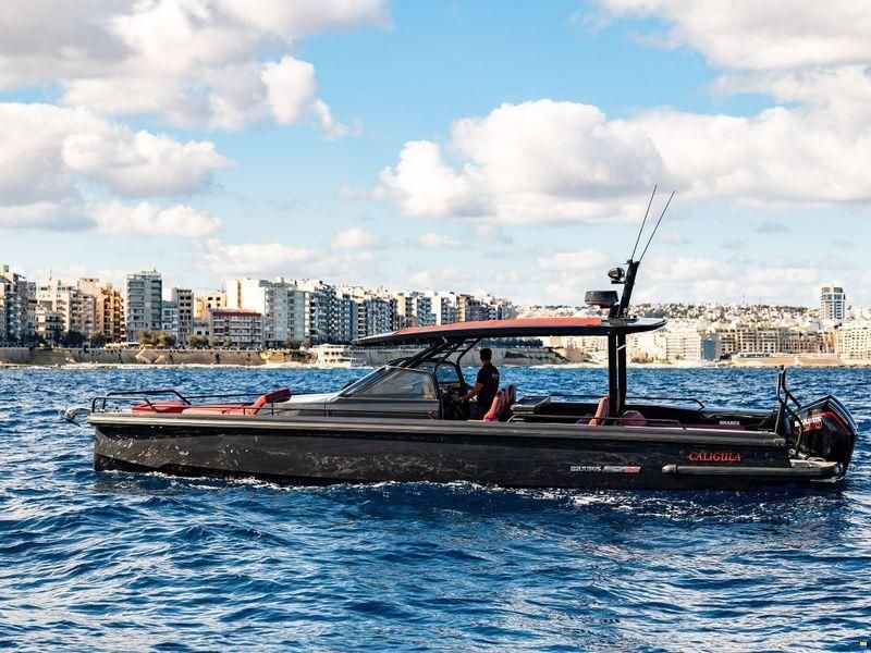 Brabus Marine Shadow 900