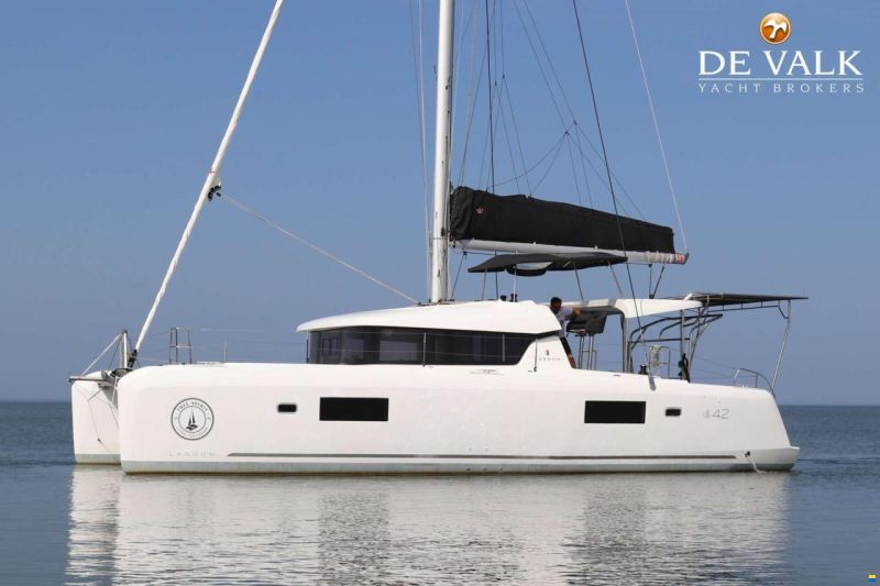 Lagoon 42