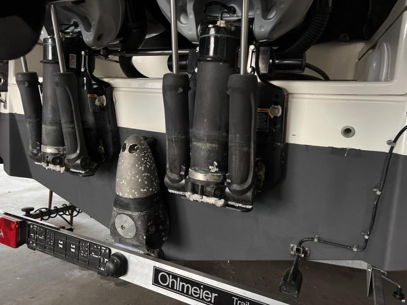 Quicksilver Sundeck 875