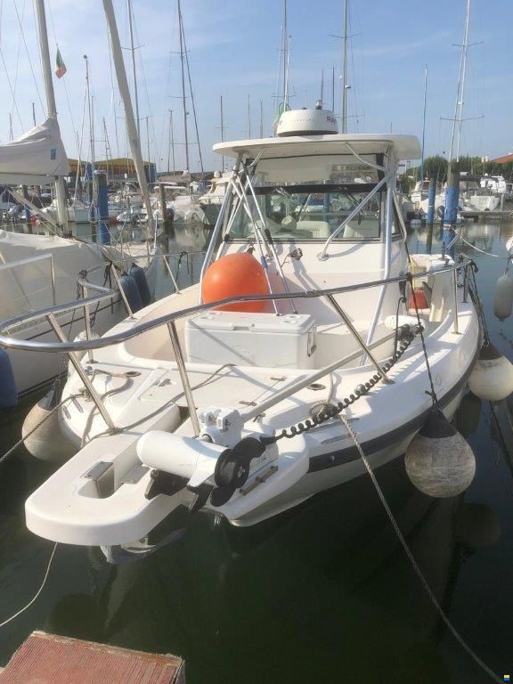 Boston Whaler 28 OUTRAGE